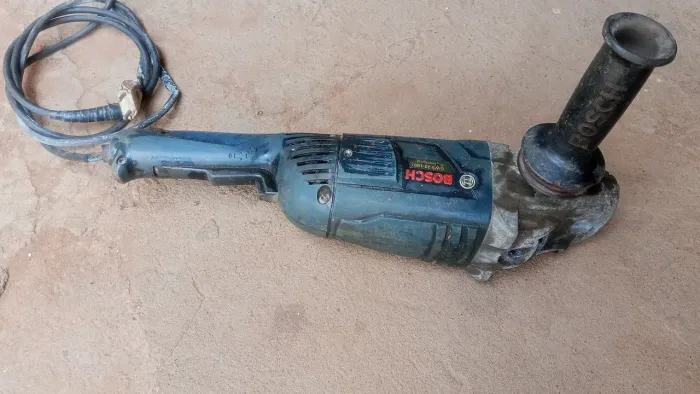 Lixadeira industrial Bosch 