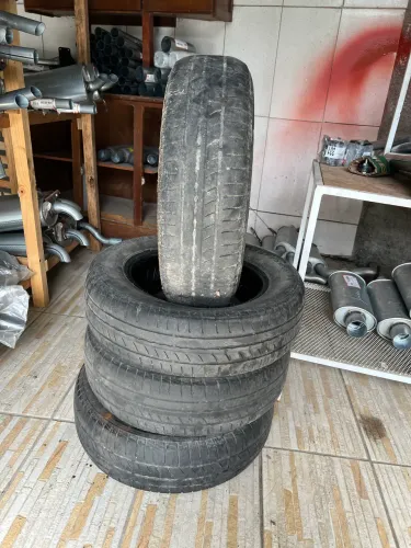 4 Pneus Pirelli 175/70 R14 Usados 