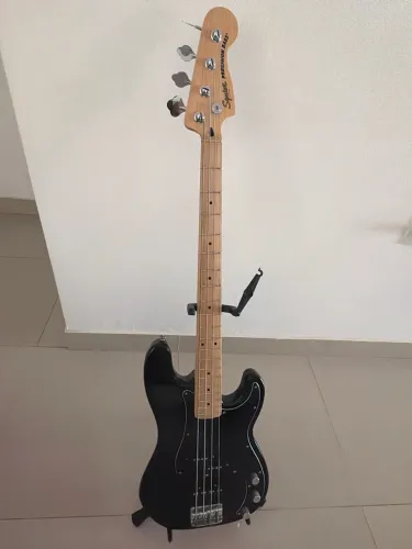 Vendo Baixo Squier PJ
