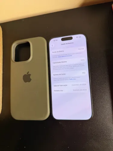 IPHONE 16 pro, com CAIXA, única dona, comprei lacrado , um ano de uso , 90% de bateria 