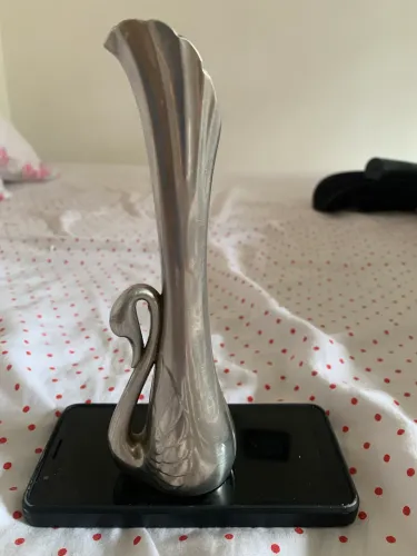 Vaso de cromado forma de cisne 