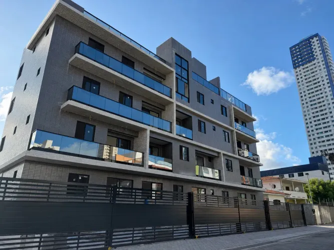 Apartamento Térreo com Área Externa Privativa em Manaíra