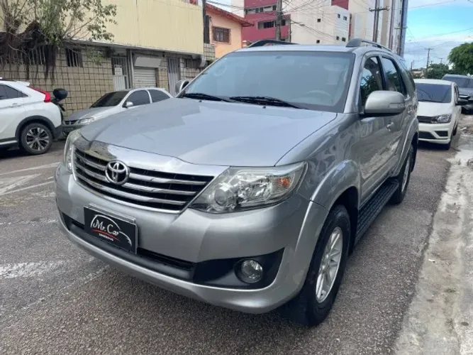 Toyota Hilux SW4 SR 4X2 2.7/ 2.7 Flex 16V Aut. 2015