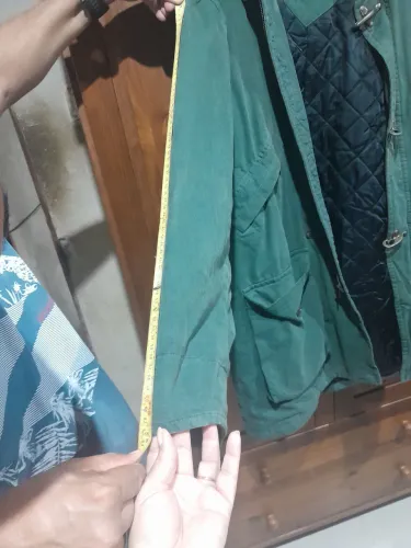 Casaco com cola em couro