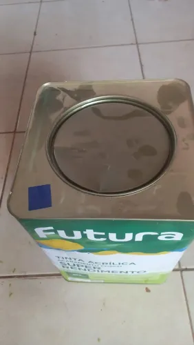 Vendo lata de tinta lacrada. Banco FOSCO. MOTIVO da venda comprar outra de outra cor!