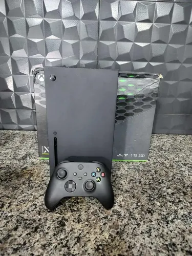 Xbox Séries X Semi Novo.