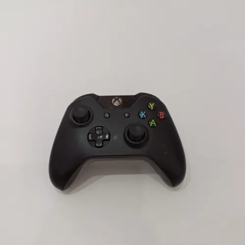 Vendo Controle sem Fio Microsoft Xbox One Preto Semi novo 