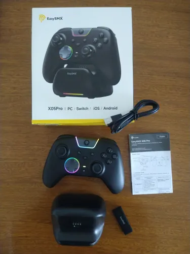 Controle EasySMX x05Pro + Base de Carregamento 
