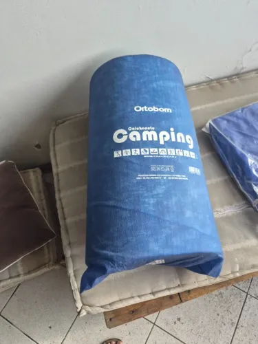 Colchonete de academia e colchonete de camping