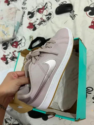 Vendo TÊNIS NIKE FEMININO ORIGINAL pont. 37