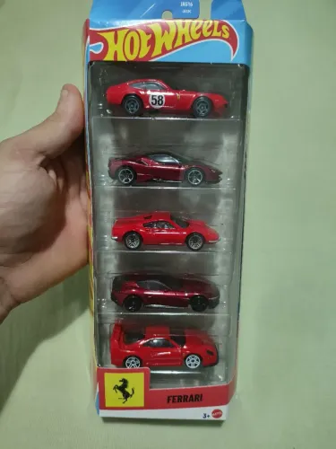 Kit 5 carros Hot Wheels Ferrari 2025