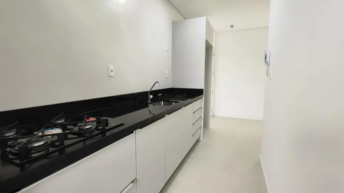 Apartamento ALUGUEL com 2 suítes, bairro Kobrasol - São José/SC. REF: 1955795