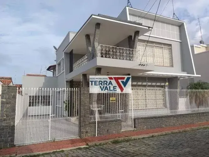 Casa com 3 dormitórios à venda, 320 m² por R$ 900.000,00 - Centro - Lorena/SP