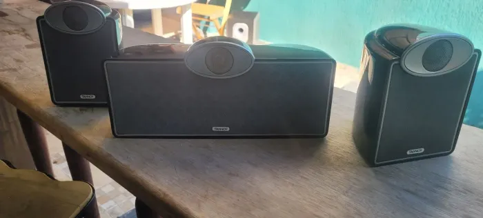 Caixas acusticas Tanoy 