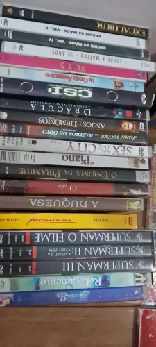 Vendo Lps, CDs, DVDs, fita cassete de diferentes artistas