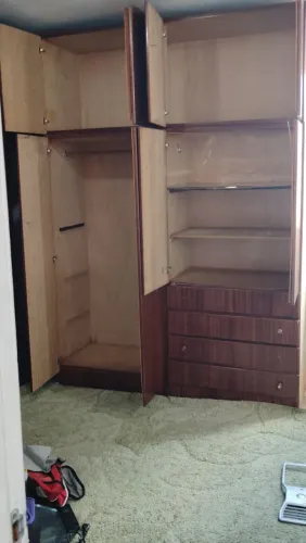Guarda roupa de Madeira