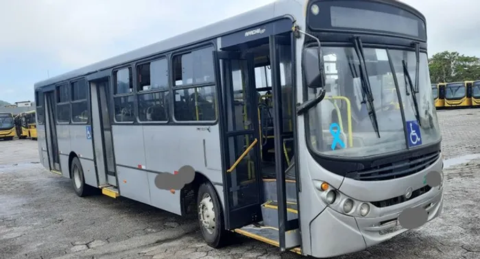 Caio apache Mercedes of 1722 ano 2011