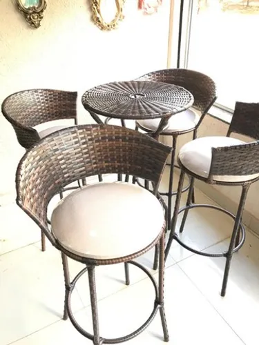 Conjunto Mesa Bistrô Junco Concha 4 Banquetas