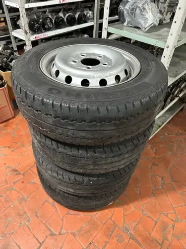 Jogo rodas 4 rodas Mercedes Sprinter 205/70/15 com pneus 