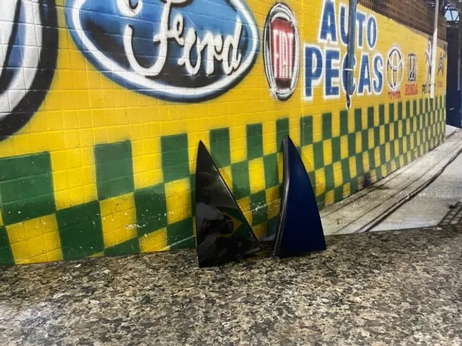 Acabamento lateral tampa de mala renalt captur black piano 
