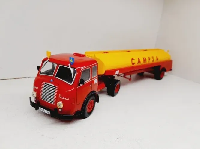 Miniatura Caminhões Articulados Pegaso Mofletes 1/43 (caixa)