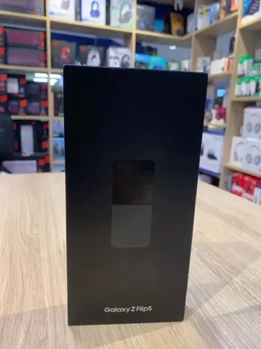Smartphone Samsung Z Flip 5 - Novo Lacrado - Loja física - 12x Sem Juros 