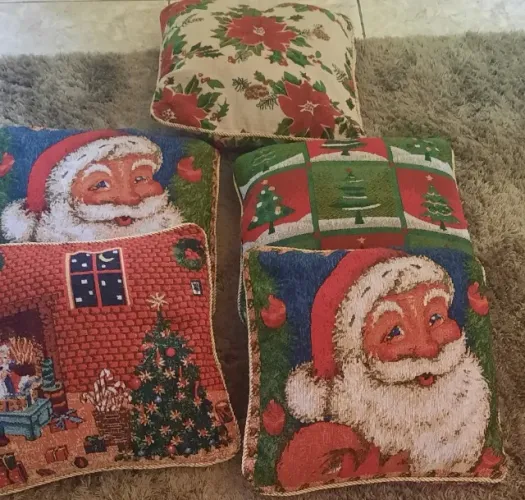 vendo 5 almofadas cada uma r$15,00 com capa bairro uberaba curitiba parana