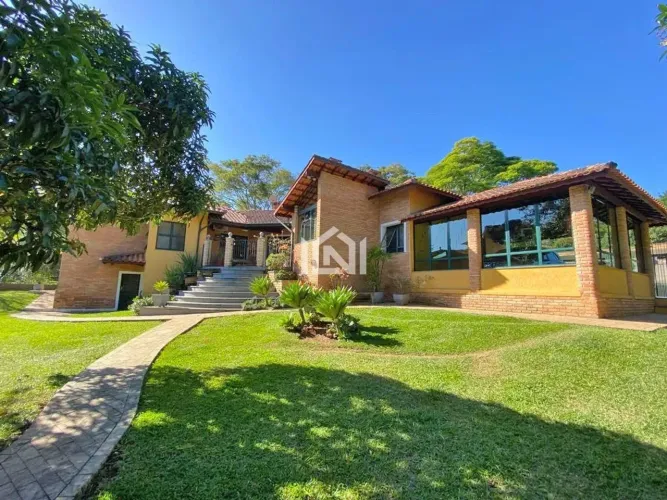Casa térrea à venda no condomínio Los Álamos.