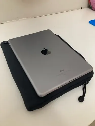 iPad 6th geração A1893 32gb cinza espacial