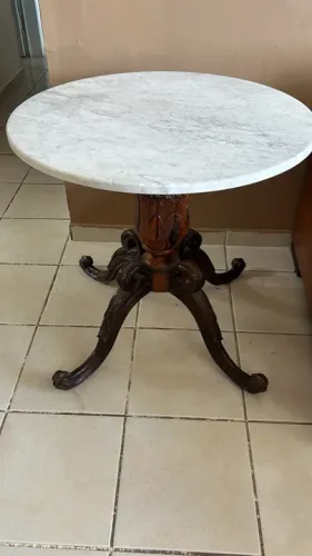 Mesa lateral em jacarandá 
