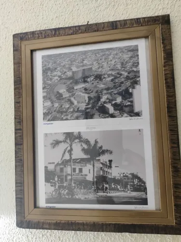 Quadro Antigo com Fotografias de Época