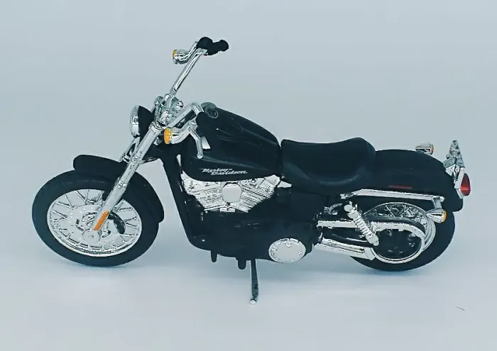 Miniatura da moto Harley Davidson Dyna Street Bob
