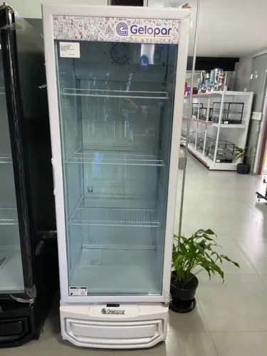 GPTU-40BR REFRIGERADOR VERTICAL PORTA VIDRO - GELOPAR