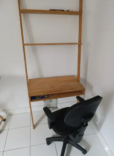 Mesa para computador + cadeira
