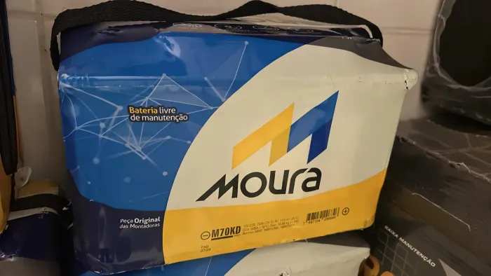 Bateria Moura 90Ah caixa alta