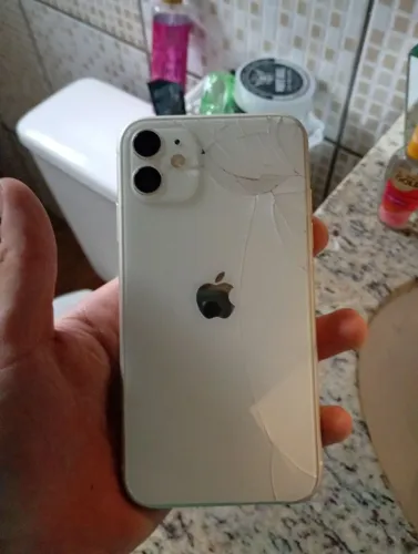 iPhone 11 128g com caixa 