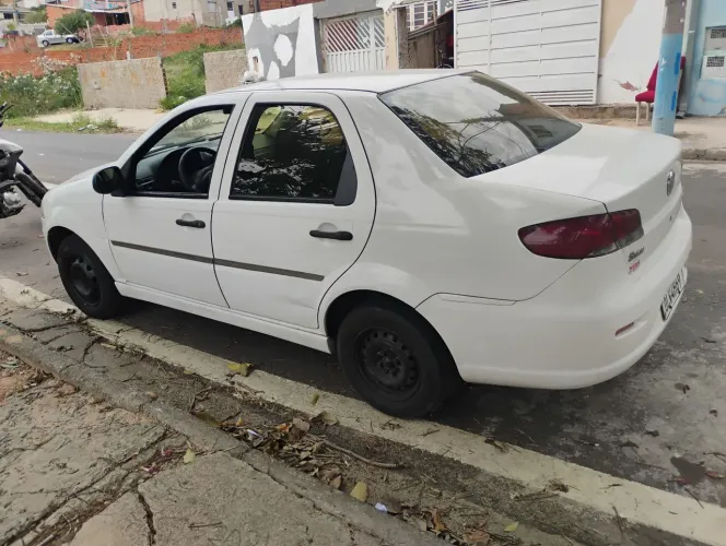 Fiat Siena EL 1.4 MPI Fire Flex 8V 4P 2013