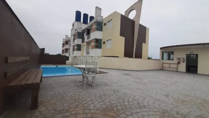 APARTAMENTO NA PRAIA A 600M DO MAR - PISCINA/ CHURRASQUEIRA/ SALÃO DE JOGOS - 02 QUARTOS