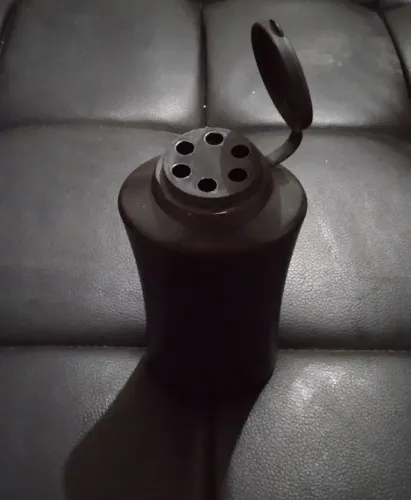 Porta Queijo Ralado e Condimentos com Tampa
