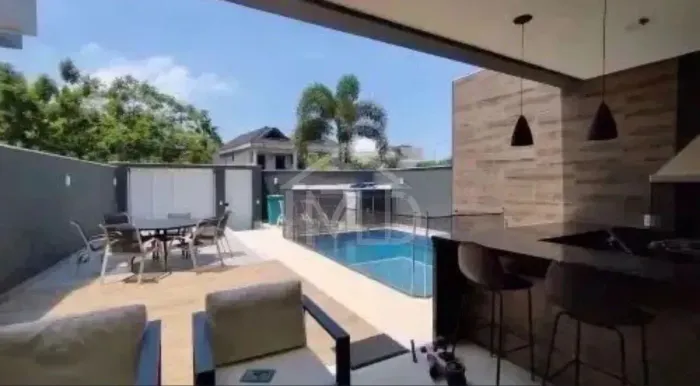 Casa no Recreio dos Bandeirantes, mobiliada, 5 suítes, piscina, 300m