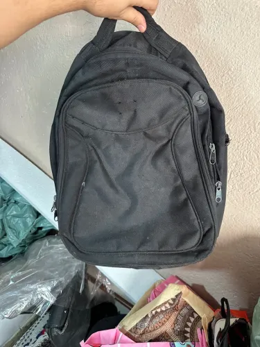 Mochila preta