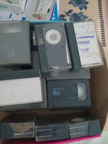 Faço conversão de fitas vhs ,para o digital. 