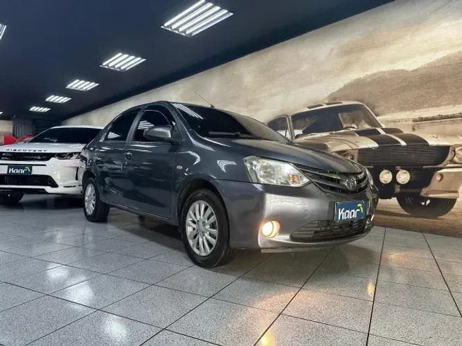 Etios XLS Sedan 1.5 Flex 16V (Impecável)