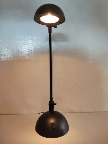 Luminária Mesa Articulada Ilutec Antiga Funcionando Mca Preto Pe 127v (Usado)