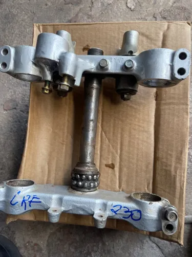 Coluna inferior e mesa Xr 200 Honda 