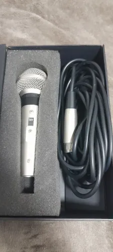 Microfone Condenser com Fio para Gravação e Streaming