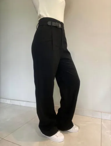 Calça alfaiaria preta N40