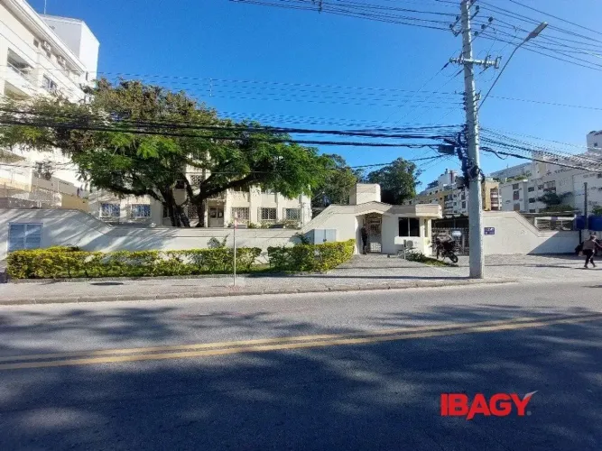 Excelente Apartamento 3 dormitório(s) em Córrego Grande - Florianópolis