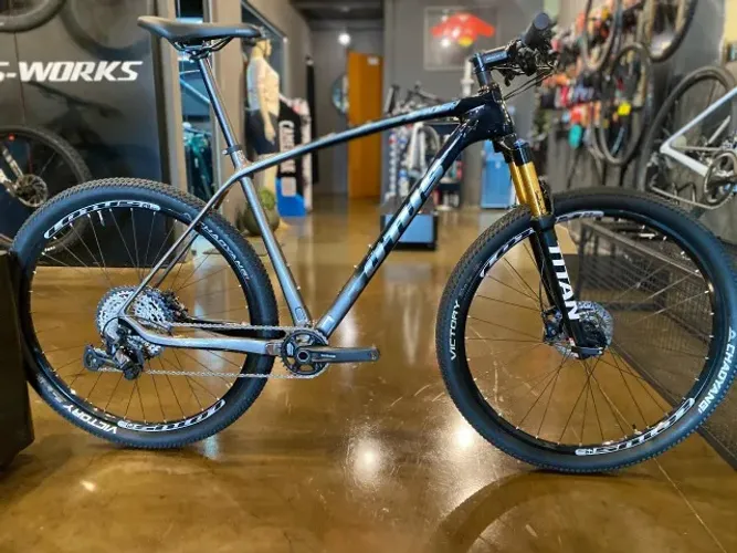 Bicicleta Seminova Lotus Spider