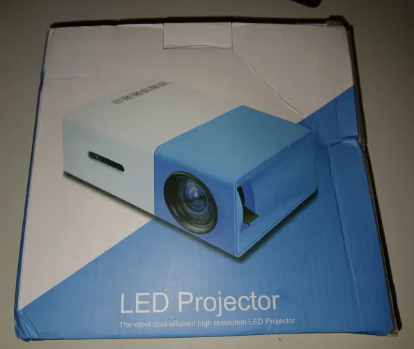Mini Projetor LED Portátil de Alta Resolução